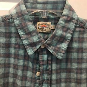Faherty Shirts - Men’s Faherty shirt size medium Faherty Shirts - Men’s Faherty shirt size medium